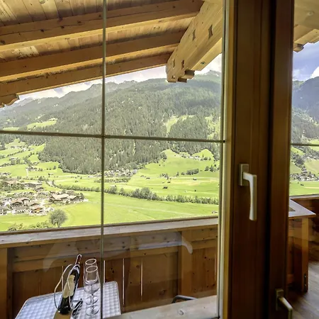 In Stubaital Near Lift 施图拜河谷新施蒂夫特